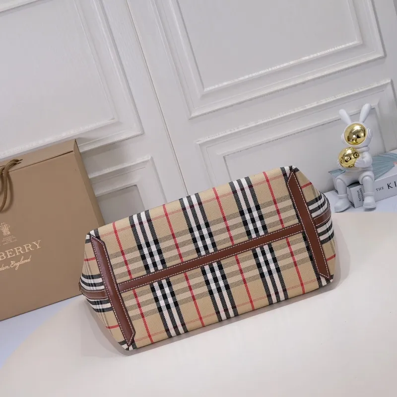All categories Burberry women's bags (Burberry) Burberry 8379