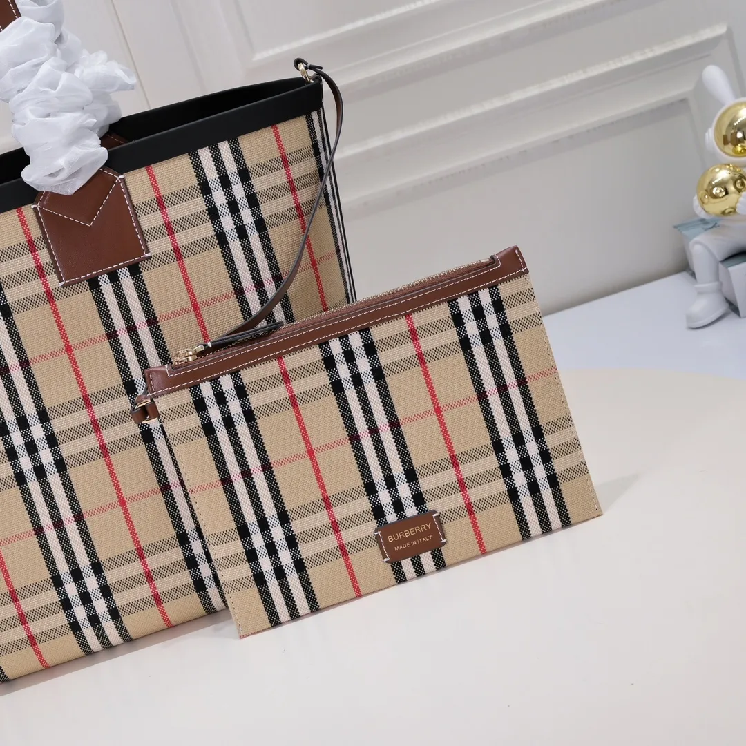 All categories Burberry women's bags (Burberry) Burberry 8379