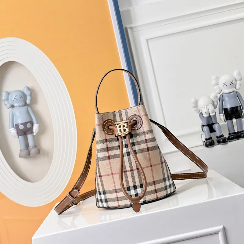 All categories Burberry women's bags (Burberry) Burberry 1520