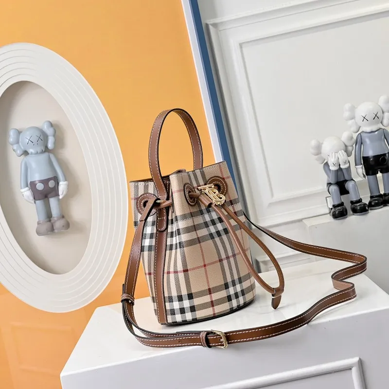 All categories Burberry women's bags (Burberry) Burberry 1520