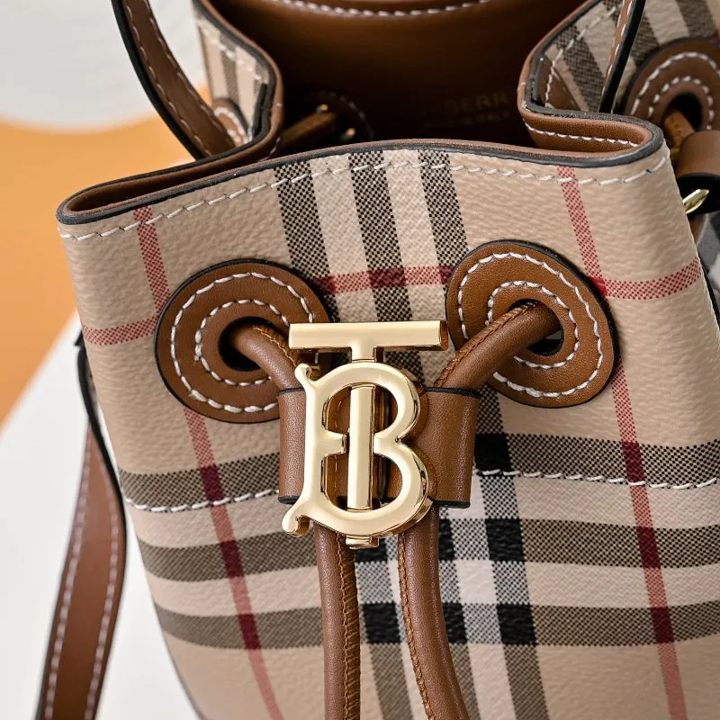 All categories Burberry women's bags (Burberry) Burberry 1520