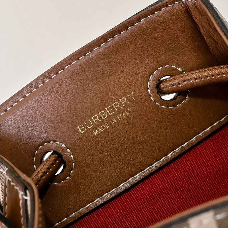 All categories Burberry women's bags (Burberry) Burberry 1520