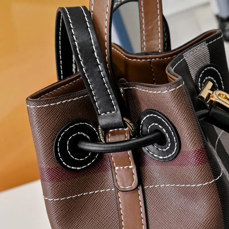 All categories Burberry women's bags (Burberry) Burberry 1520