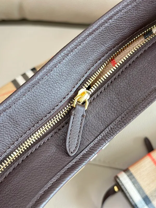 All categories Burberry women's bags (Burberry) Burberry original order 1951