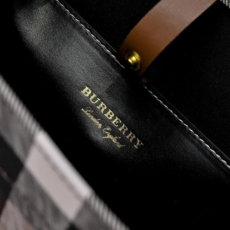 All categories Burberry women's bags (Burberry) Burberry 2319
