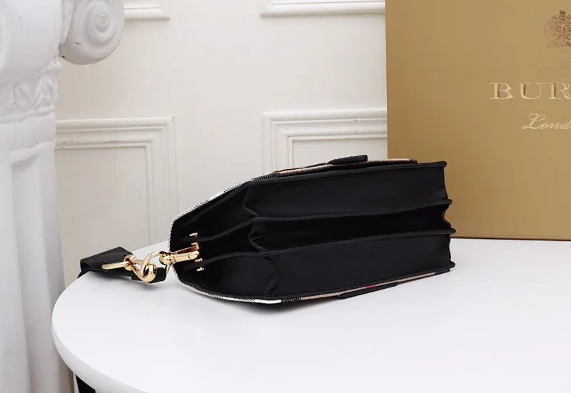 All Categories Official Website "Brand Women's Bags" Women's Bags 💙 Burberry 2022 official new model B's The Buckle buckle bag wholesale 58002000