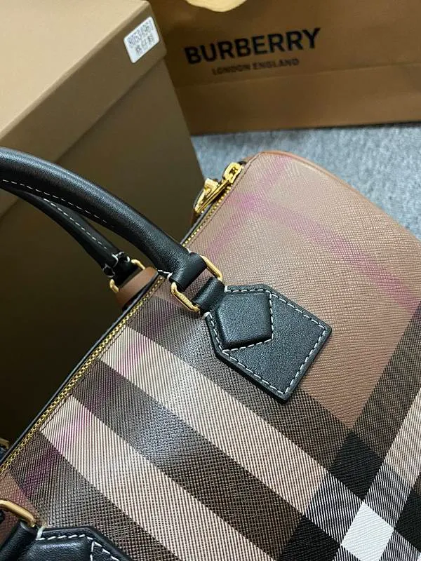 All categories Burberry women's bags (Burberry) Burberry 7089