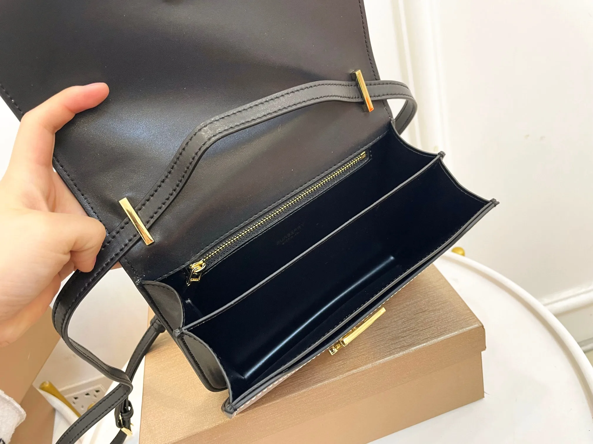 All Categories Official Website "Brand Women's Bags" Women's Bags 💙 Burberry 2023 New Burberry Crossbody Bag