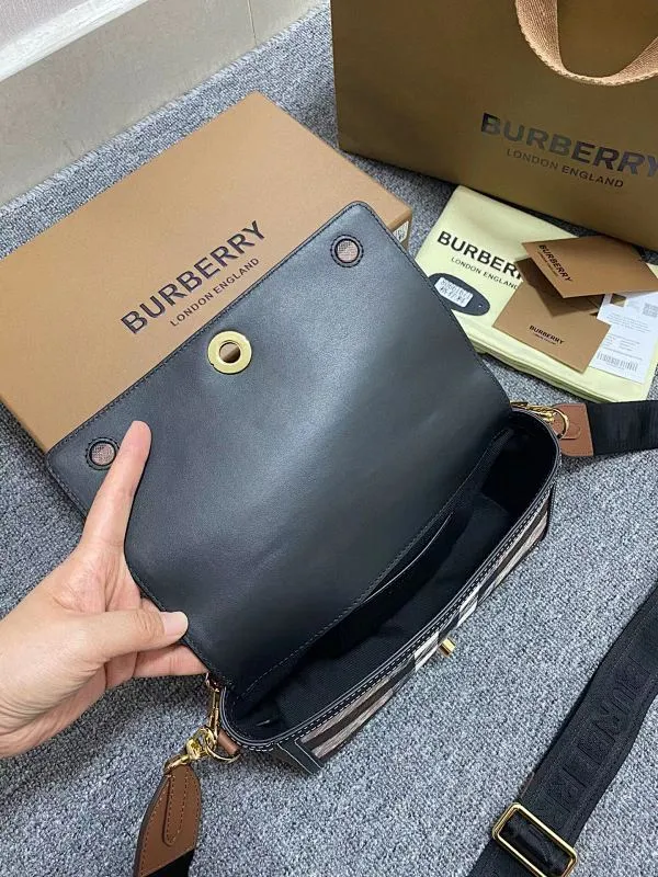 All categories Burberry women's bags (Burberry) Burberry 8380
