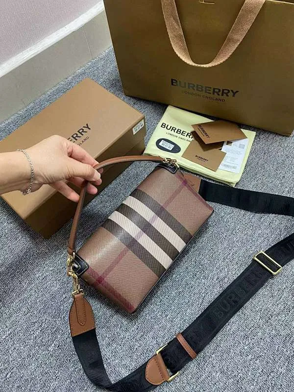 All categories Burberry women's bags (Burberry) Burberry 8380