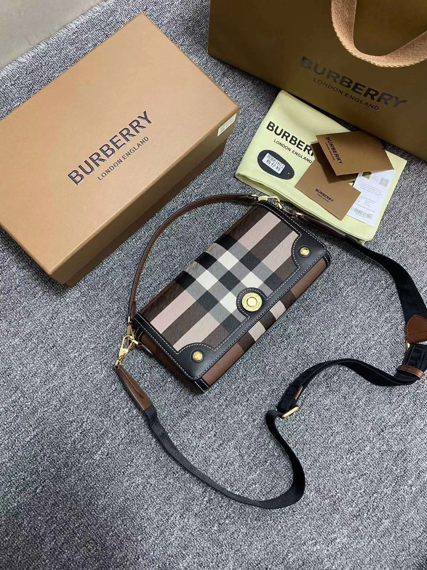 All categories Burberry women's bags (Burberry) Burberry 8380