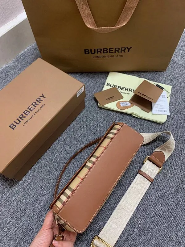 All categories Burberry women's bags (Burberry) Burberry 8380