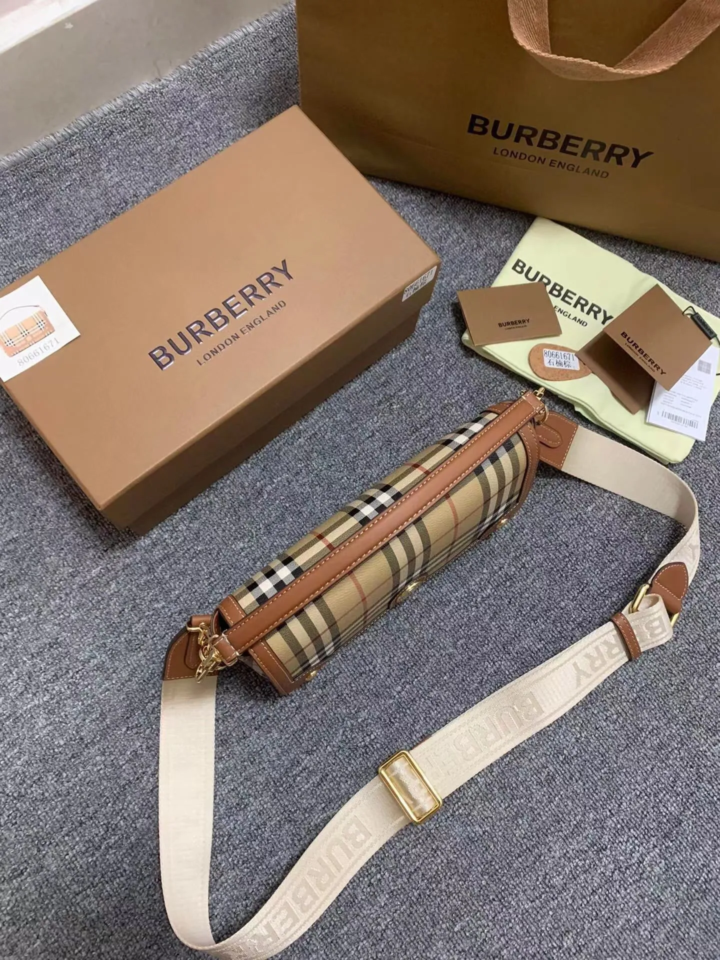 All categories Burberry women's bags (Burberry) Burberry 8380