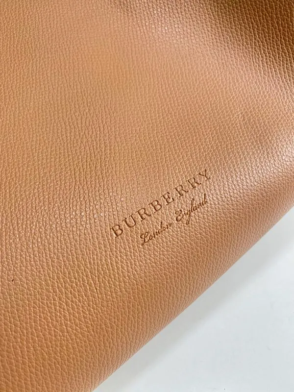 All categories Burberry women's bags (Burberry) Burberry 4001