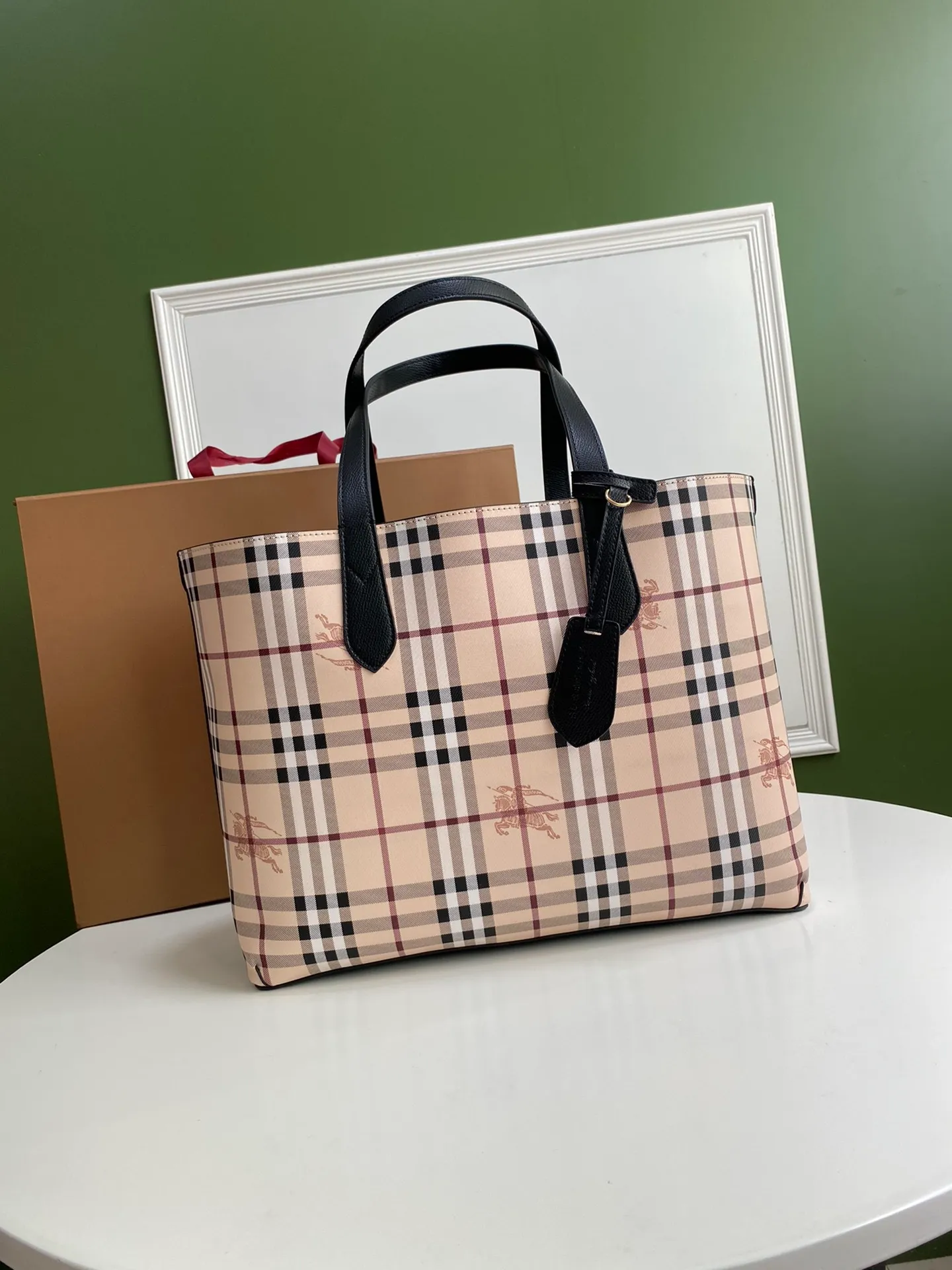 All categories Burberry women's bags (Burberry) Burberry 4001