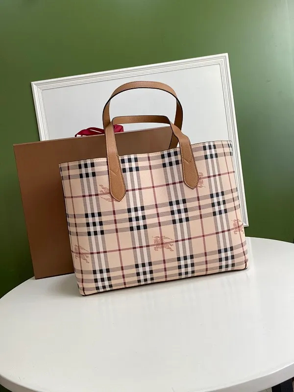 All categories Burberry women's bags (Burberry) Burberry 4001