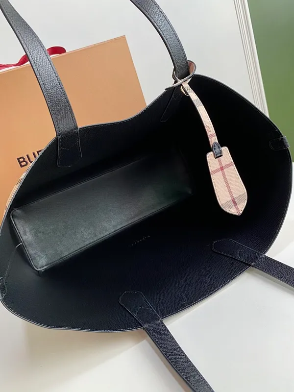 All categories Burberry women's bags (Burberry) Burberry 4001