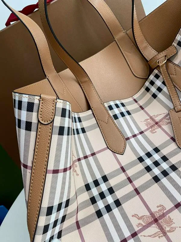 All categories Burberry women's bags (Burberry) Burberry 4001
