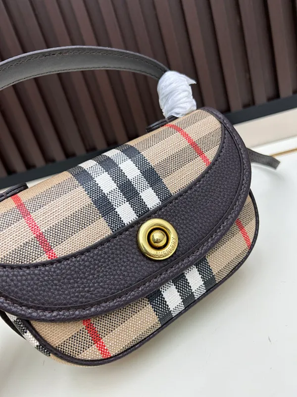 All categories Burberry women's bags (Burberry) Burberry 8995