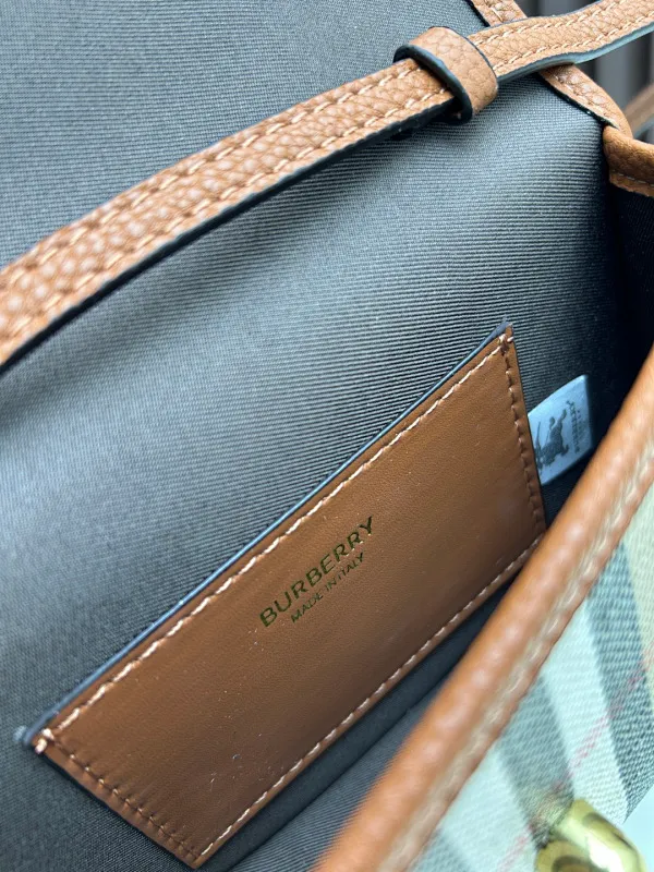 All categories Burberry women's bags (Burberry) Burberry 8995
