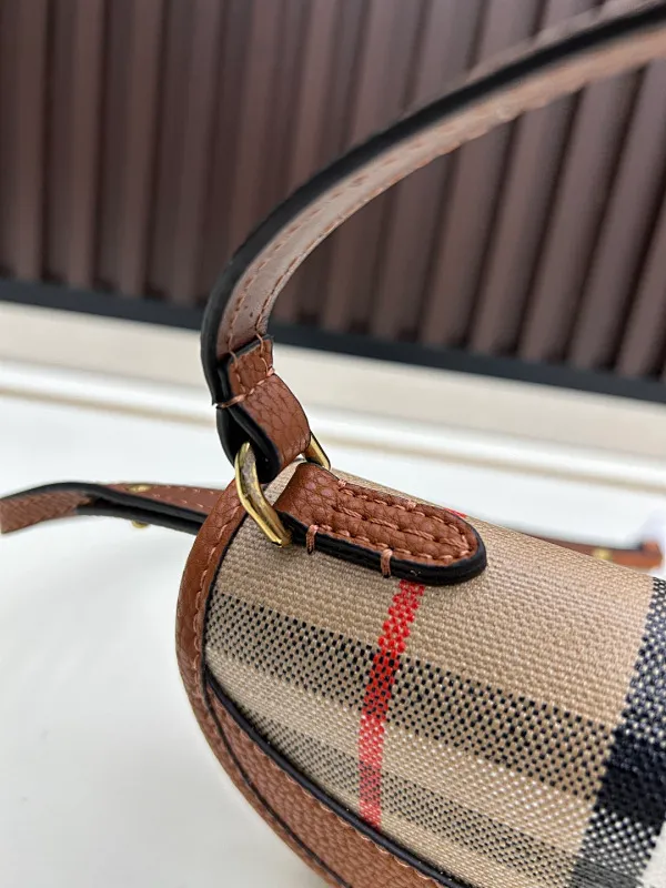 All categories Burberry women's bags (Burberry) Burberry 8995