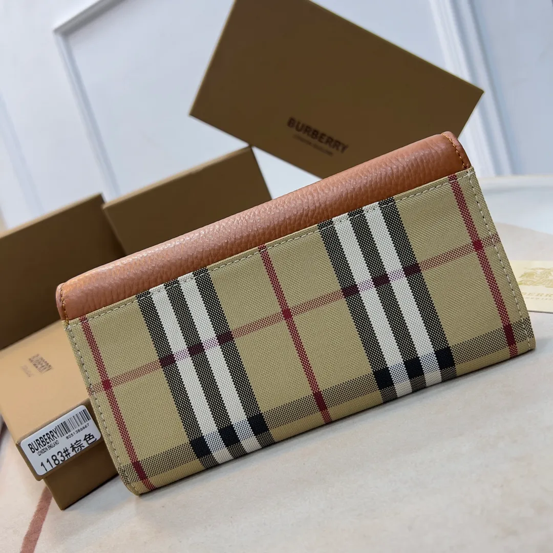 p190📯📯📯[Burberry•Burberry] original product🇮🇹~~🎉👉Slim long wallet, newly made of vintage vintage plaid and grained leather, with multiple card slots; the snap buckle is engraved with the new brand logo. Gold hardware accessories, 👍counter quality, fine workmanship 💋Real shot📷, 🆔🆔1183 brown, black size 19.5cm*3cm*10cm*.