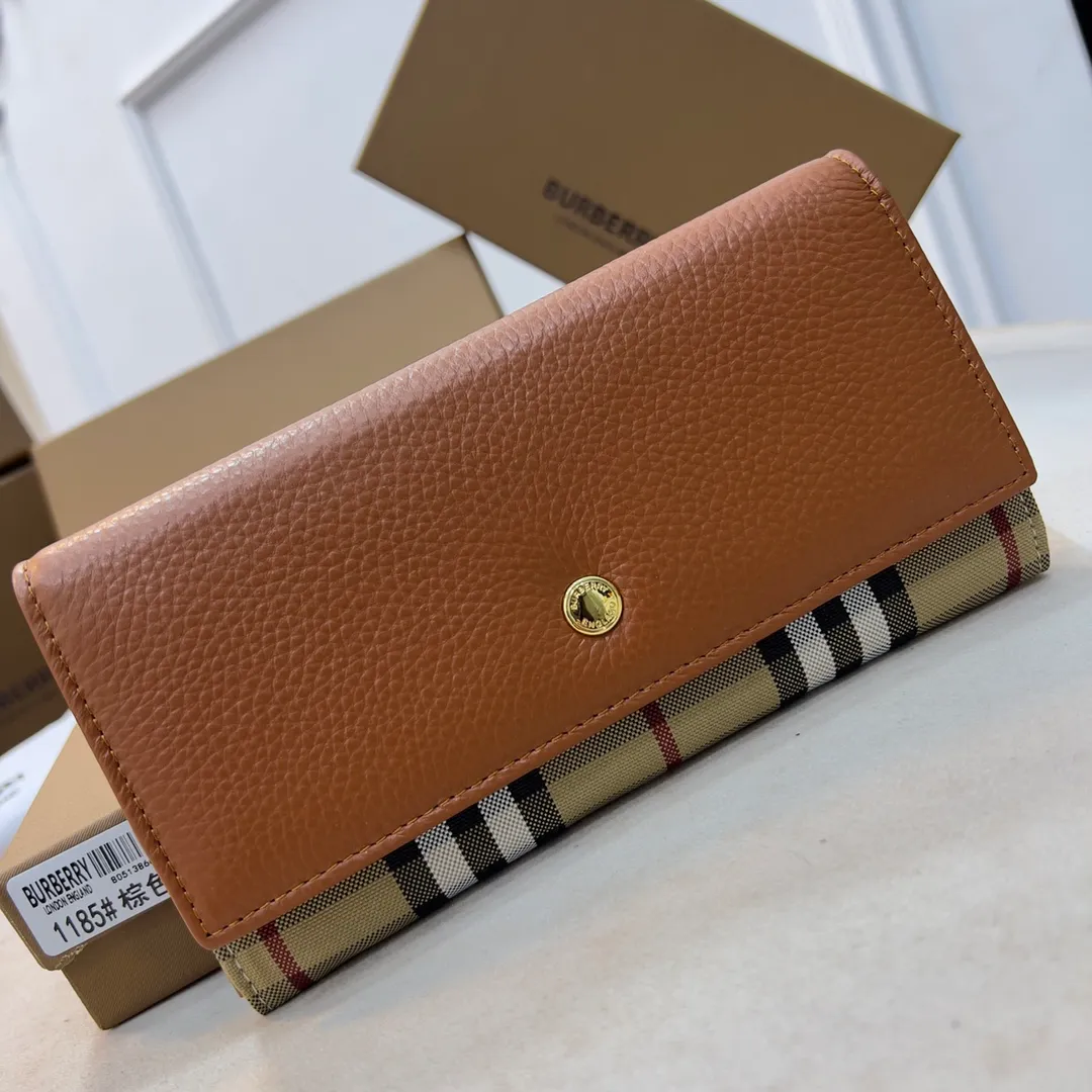p190📯📯📯[Burberry•Burberry] original product🇮🇹~~🎉👉Slim long wallet, newly made of vintage vintage plaid and grained leather, with multiple card slots; the snap buckle is engraved with the new brand logo. , gold hardware accessories, 👍counter quality, fine workmanship 💋actual photo📷, 🆔🆔1185 black, brown size 19.5cm*3cm*10cm*.
