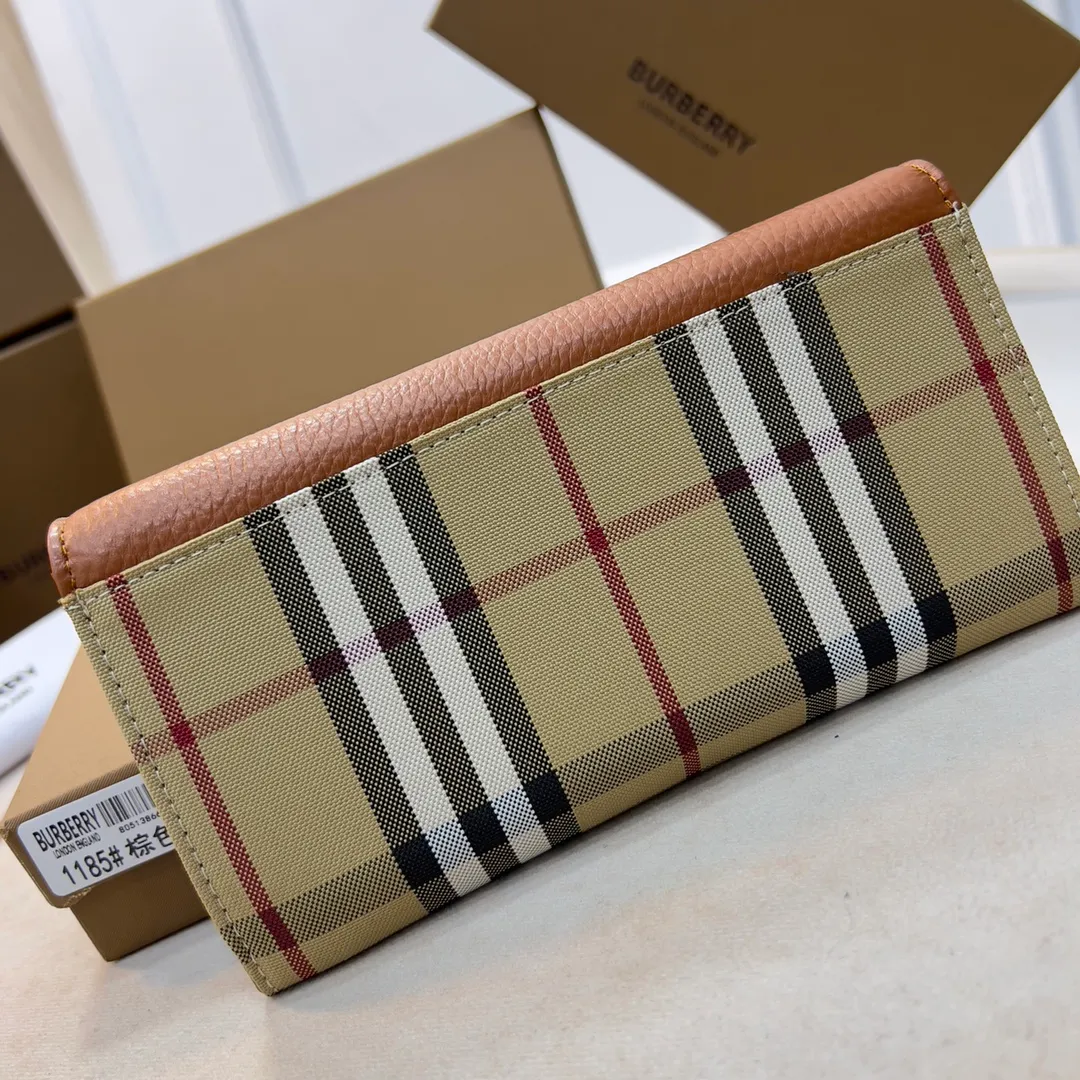 p190📯📯📯[Burberry•Burberry] original product🇮🇹~~🎉👉Slim long wallet, newly made of vintage vintage plaid and grained leather, with multiple card slots; the snap buckle is engraved with the new brand logo. , gold hardware accessories, 👍counter quality, fine workmanship 💋actual photo📷, 🆔🆔1185 black, brown size 19.5cm*3cm*10cm*.