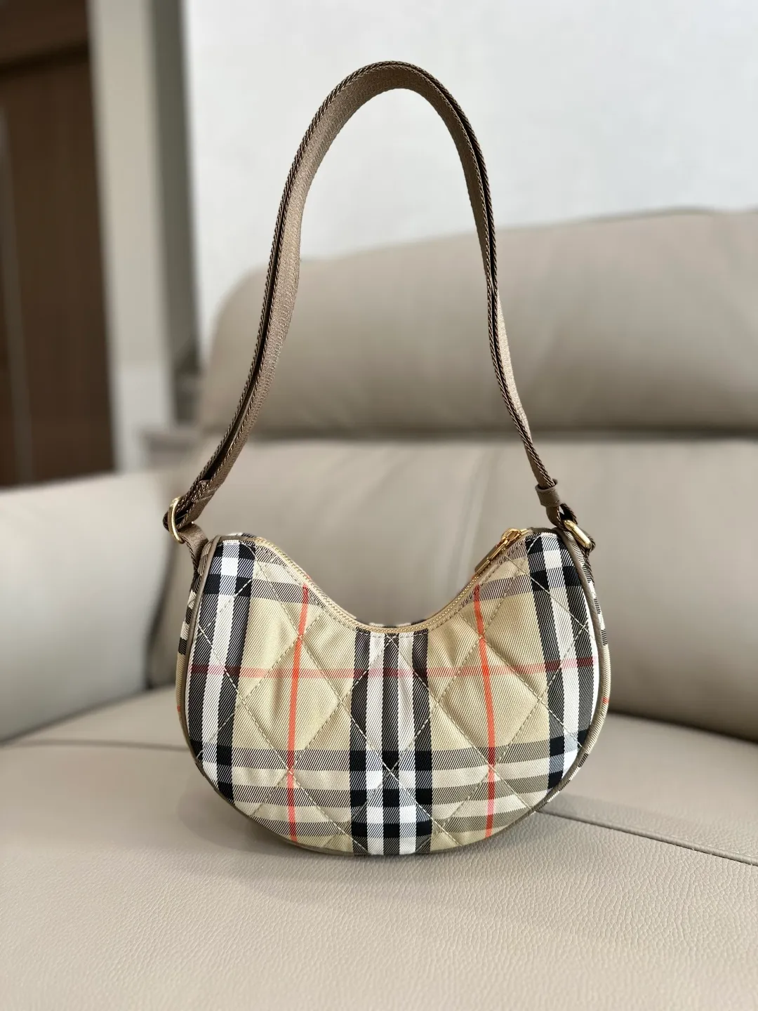 All Categories Official Website "Brand Women's Bags" Women's Bags 💙 Burberry 2025 New Burberry Underarm Bag