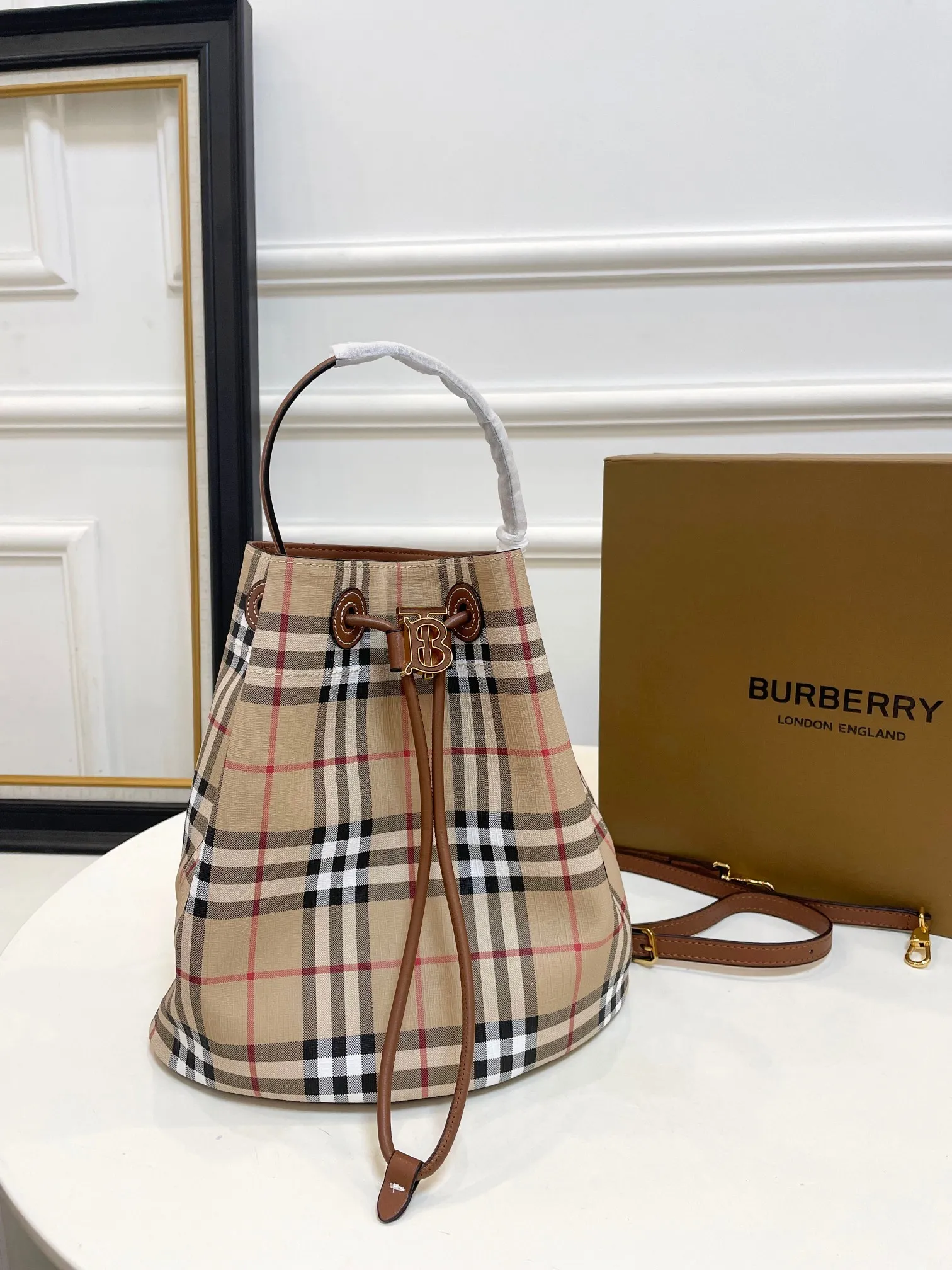 All Categories Official Website "Brand Women's Bags" Women's Bags 💙 Burberry 2023 New Burberry Bucket Bag