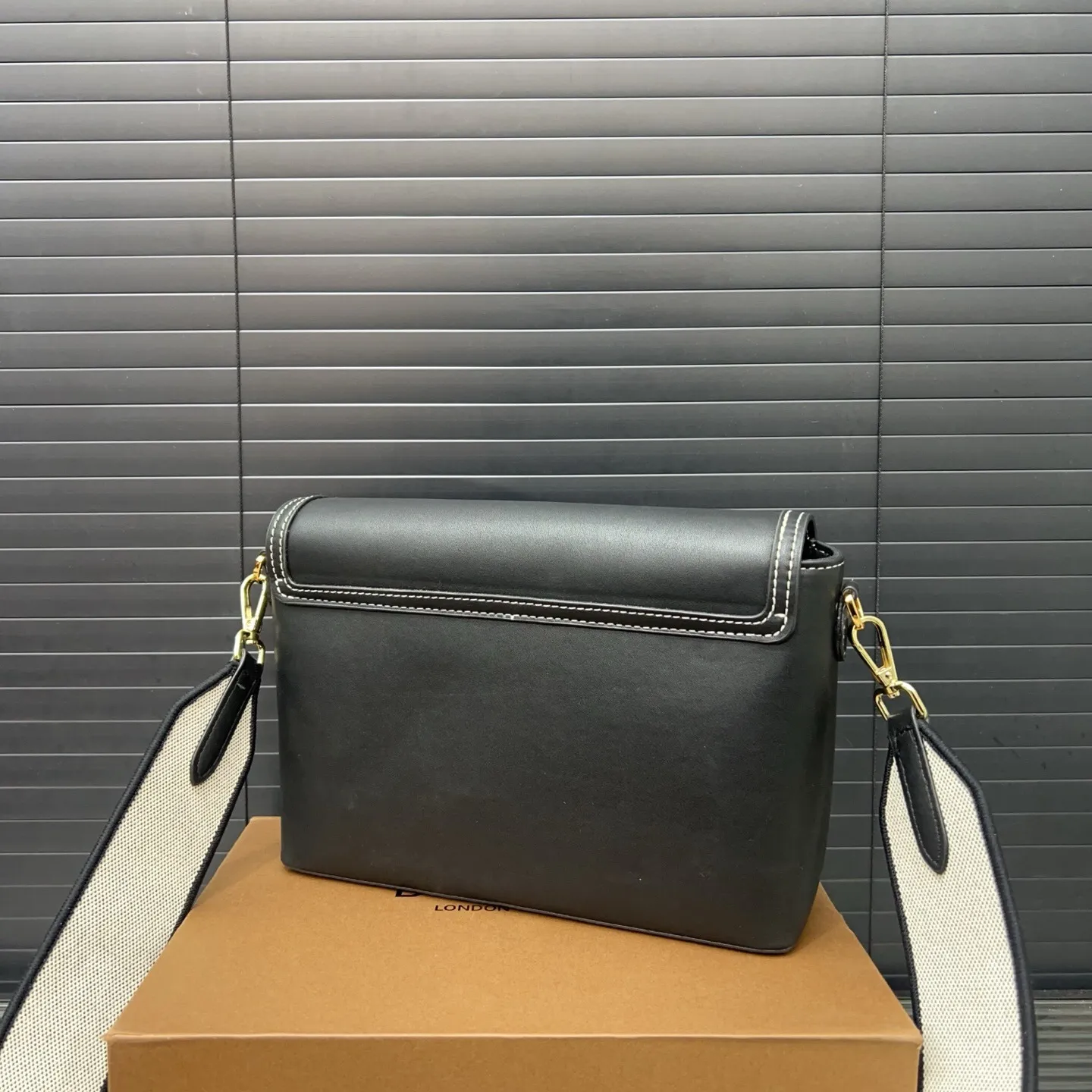 All categories Official website "Brand Women's Bags" Women's Bags 💙 Burberry 2025 new burberry crossbody bag