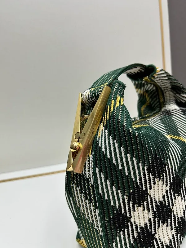 All categories Burberry women's bags (Burberry) Burberry 8421