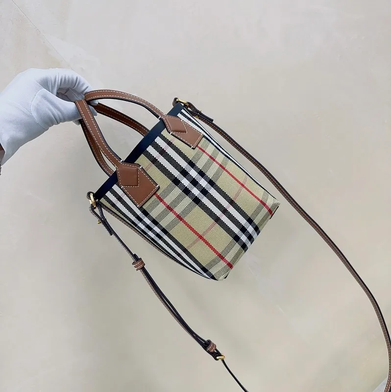 All categories Burberry women's bags (Burberry) Burberry 1211
