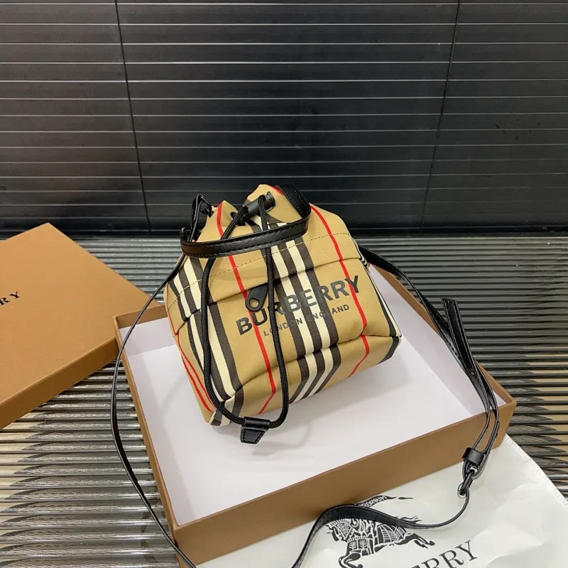 All categories Official website "Brand Women's Bags" Women's Bags 💙 Burberry 2025 new burberry crossbody bag