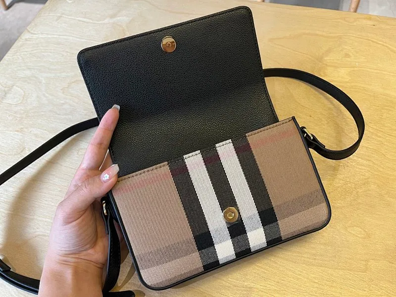 All categories Burberry women's bags (Burberry) Burberry 6606