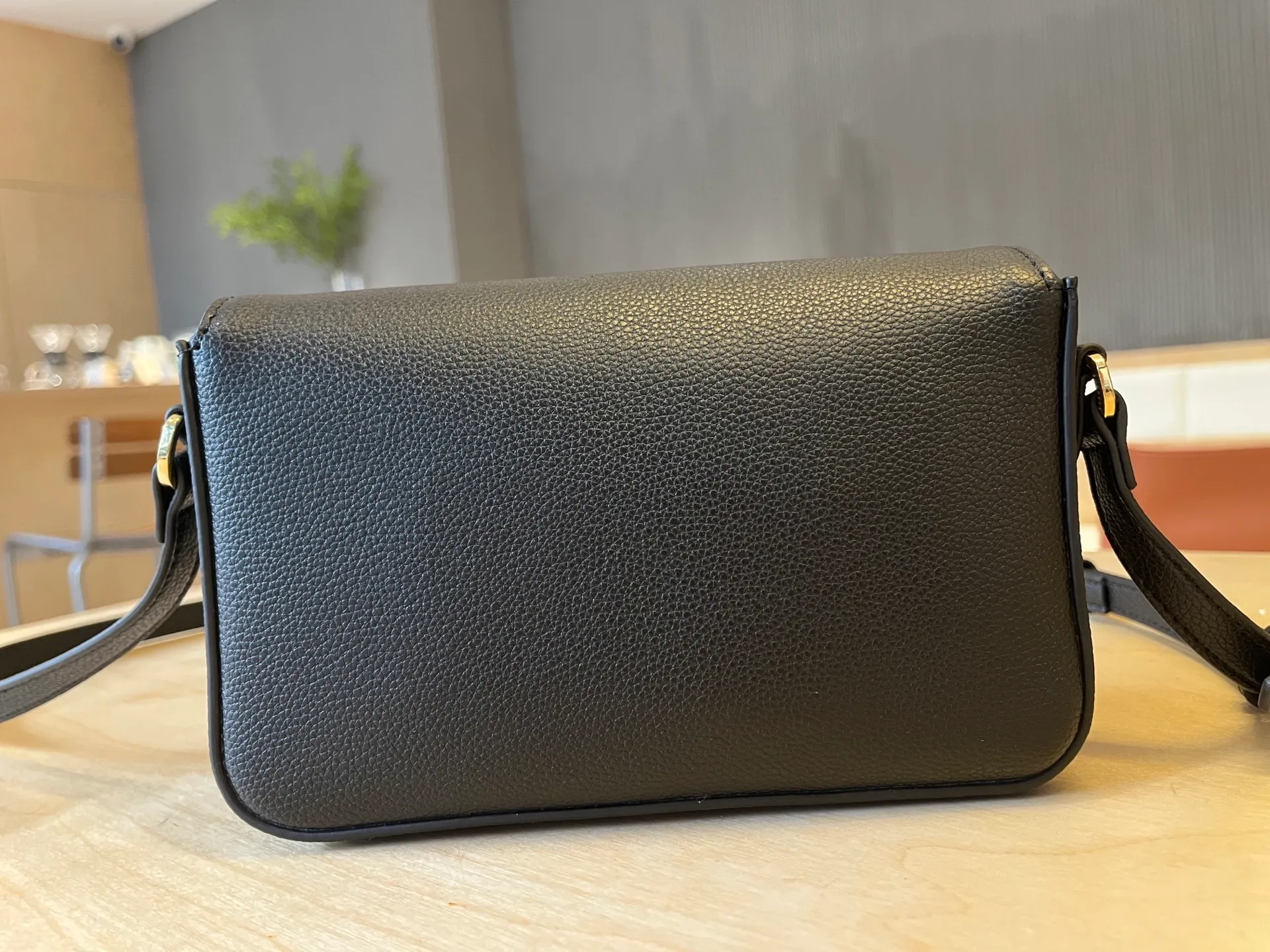 All categories Burberry women's bags (Burberry) Burberry 6606