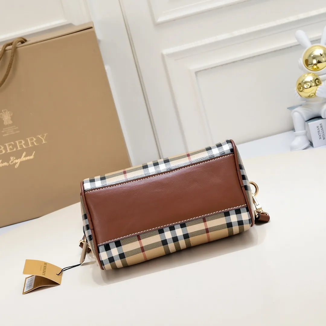 All categories Burberry women's bags (Burberry) Burberry 8372