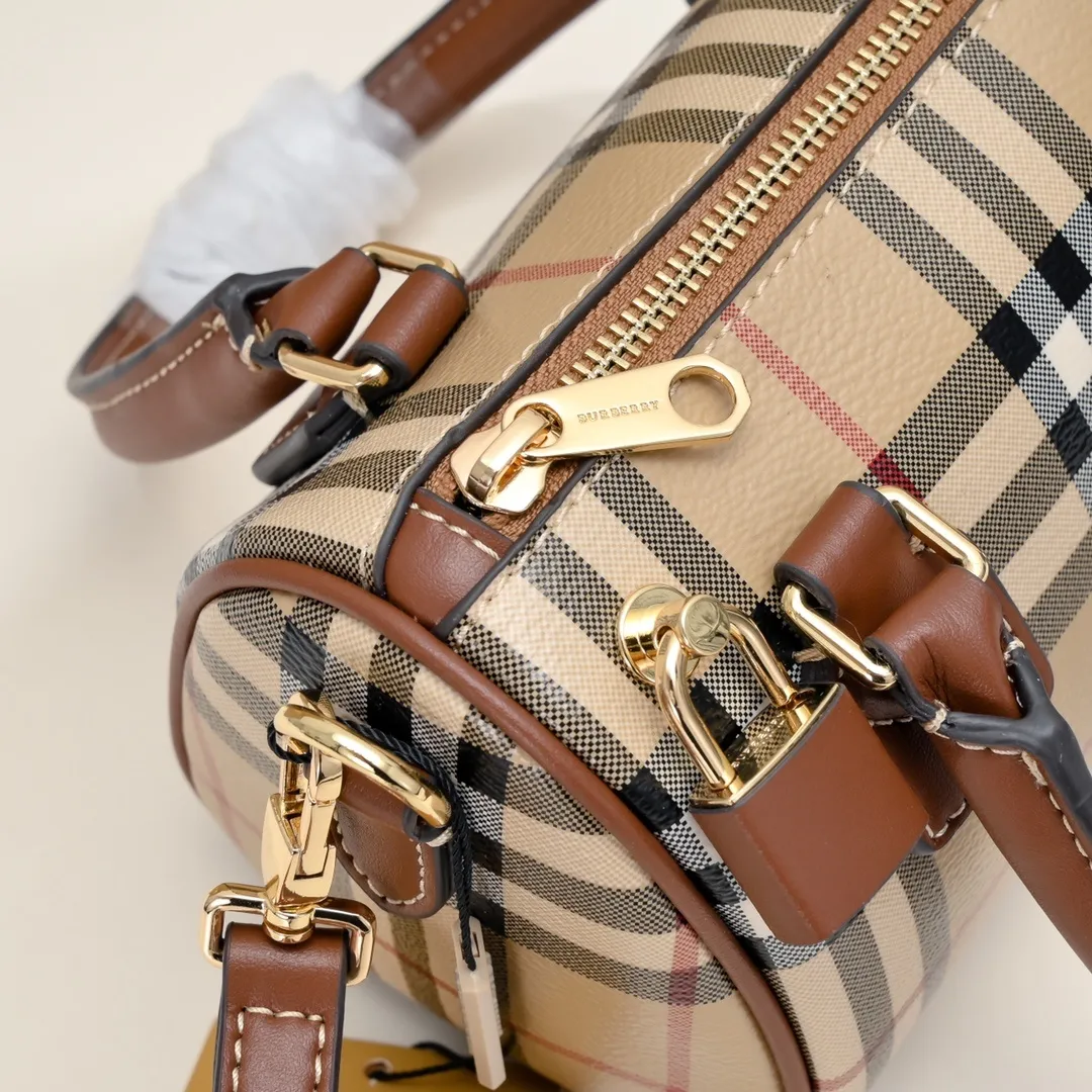 All categories Burberry women's bags (Burberry) Burberry 8372