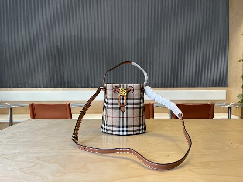 All categories Burberry women's bags (Burberry) Burberry 3306