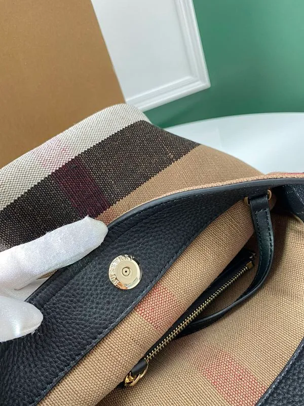 All Categories Official Website "Brand Women's Bags" Women's Bags 💙 Burberry 2025 New Burberry Crossbody Bag