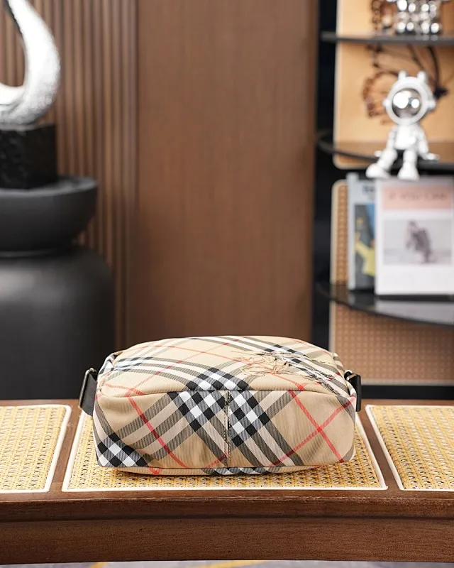All categories Burberry women's bags (Burberry) Burberry 8385