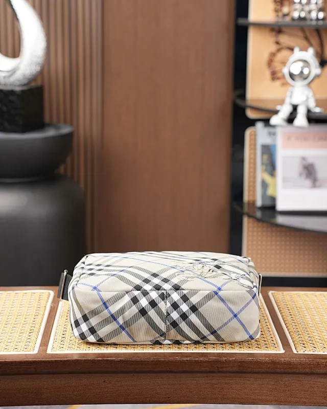 All categories Burberry women's bags (Burberry) Burberry 8385