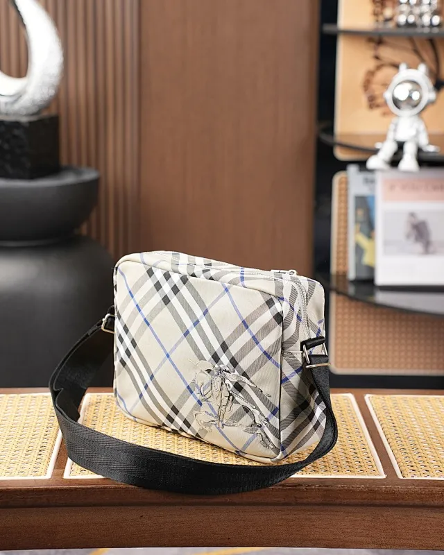 All categories Burberry women's bags (Burberry) Burberry 8385