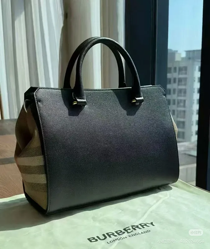 All categories Burberry women's bags (Burberry) Burberry 471