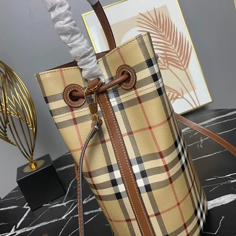 All categories Burberry women's bags (Burberry) Burberry 3303