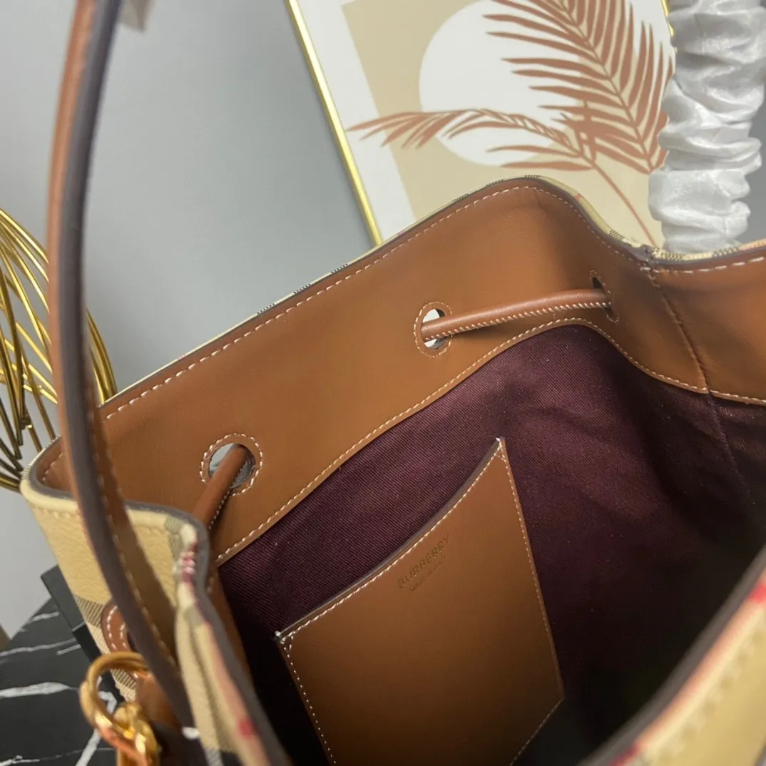 All categories Burberry women's bags (Burberry) Burberry 3303