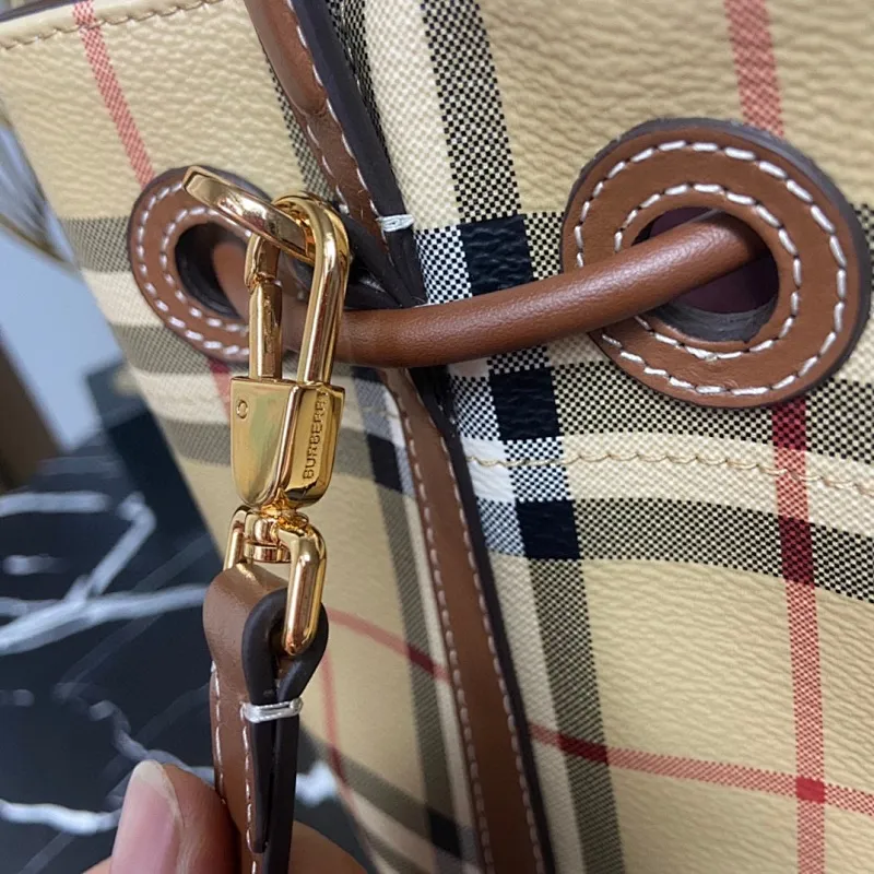 All categories Burberry women's bags (Burberry) Burberry 3303