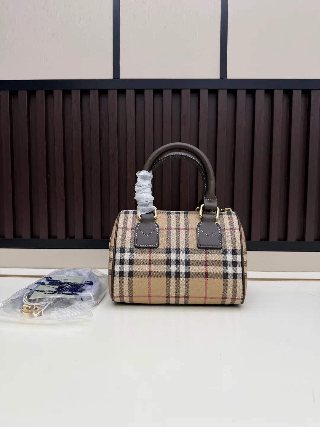 All categories Burberry women's bags (Burberry) Burberry 185