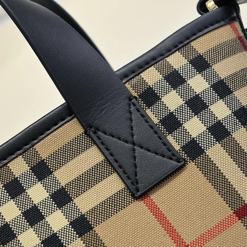 All categories Burberry women's bags (Burberry) Burberry 8381