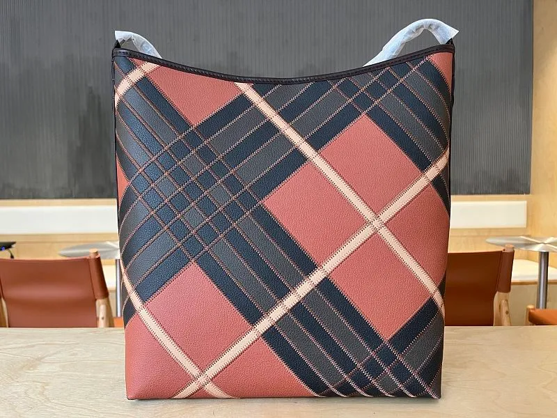 All categories Burberry women's bags (Burberry) Burberry 1980
